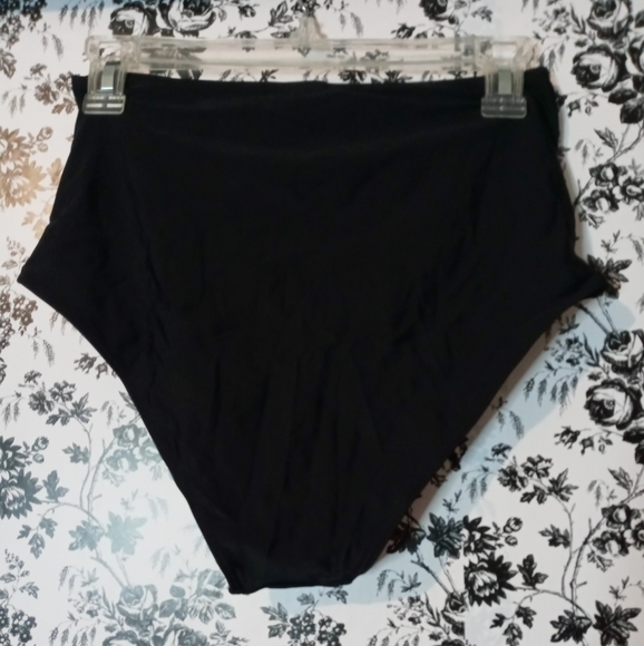 Swimsuit - Picture 5 of 5